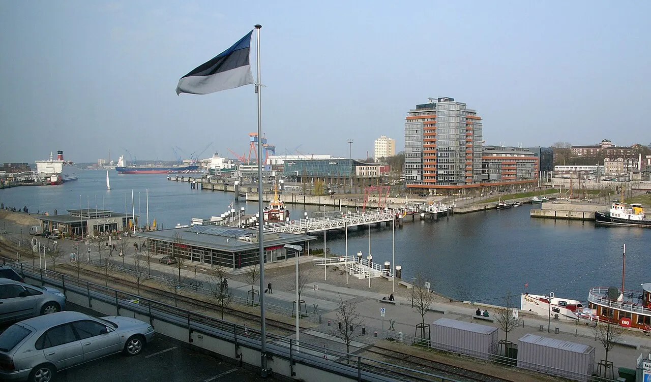 Kieler Förde mit Hörnbrücke